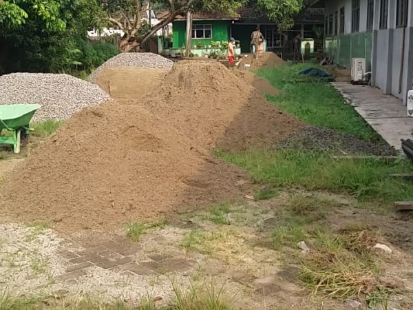 Pengecoran Halaman Depan MA Assalamiyah