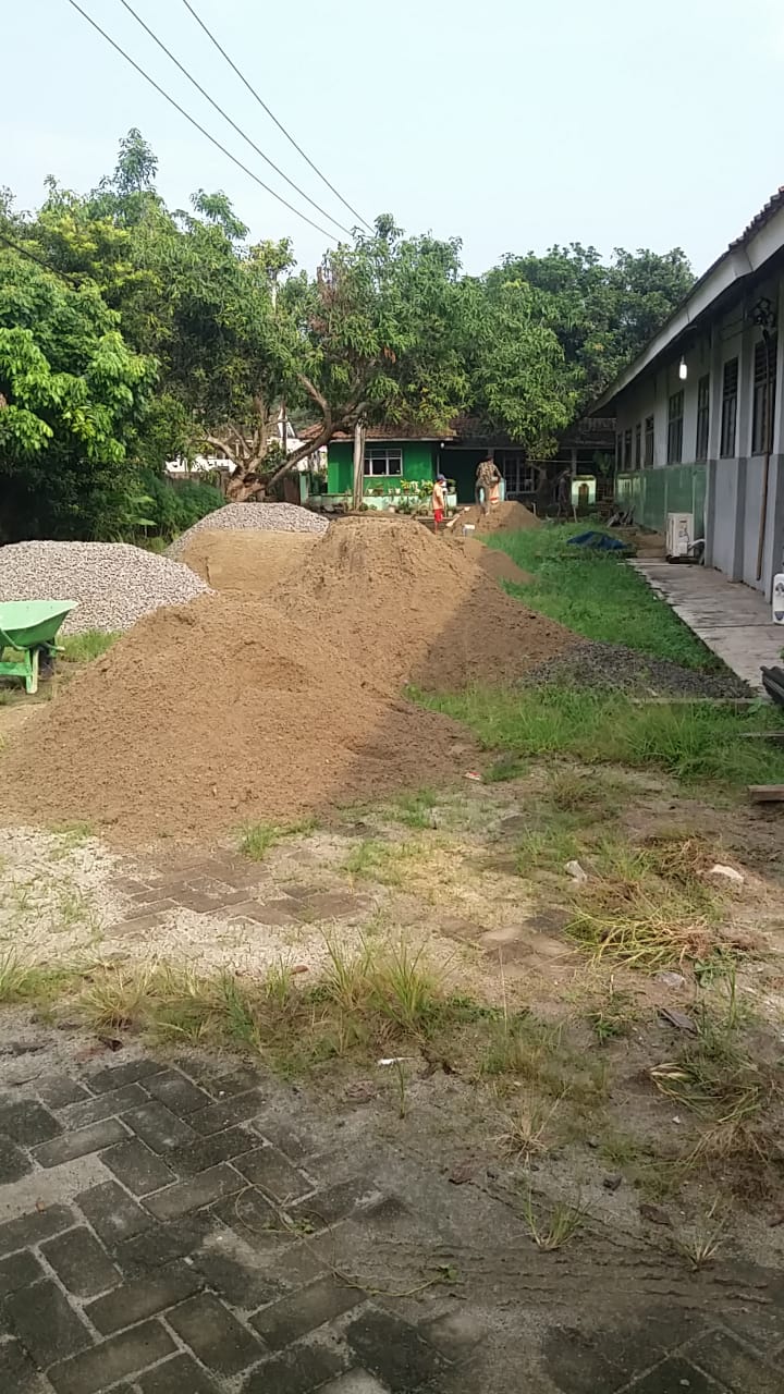 Pengecoran Halaman Depan MA Assalamiyah